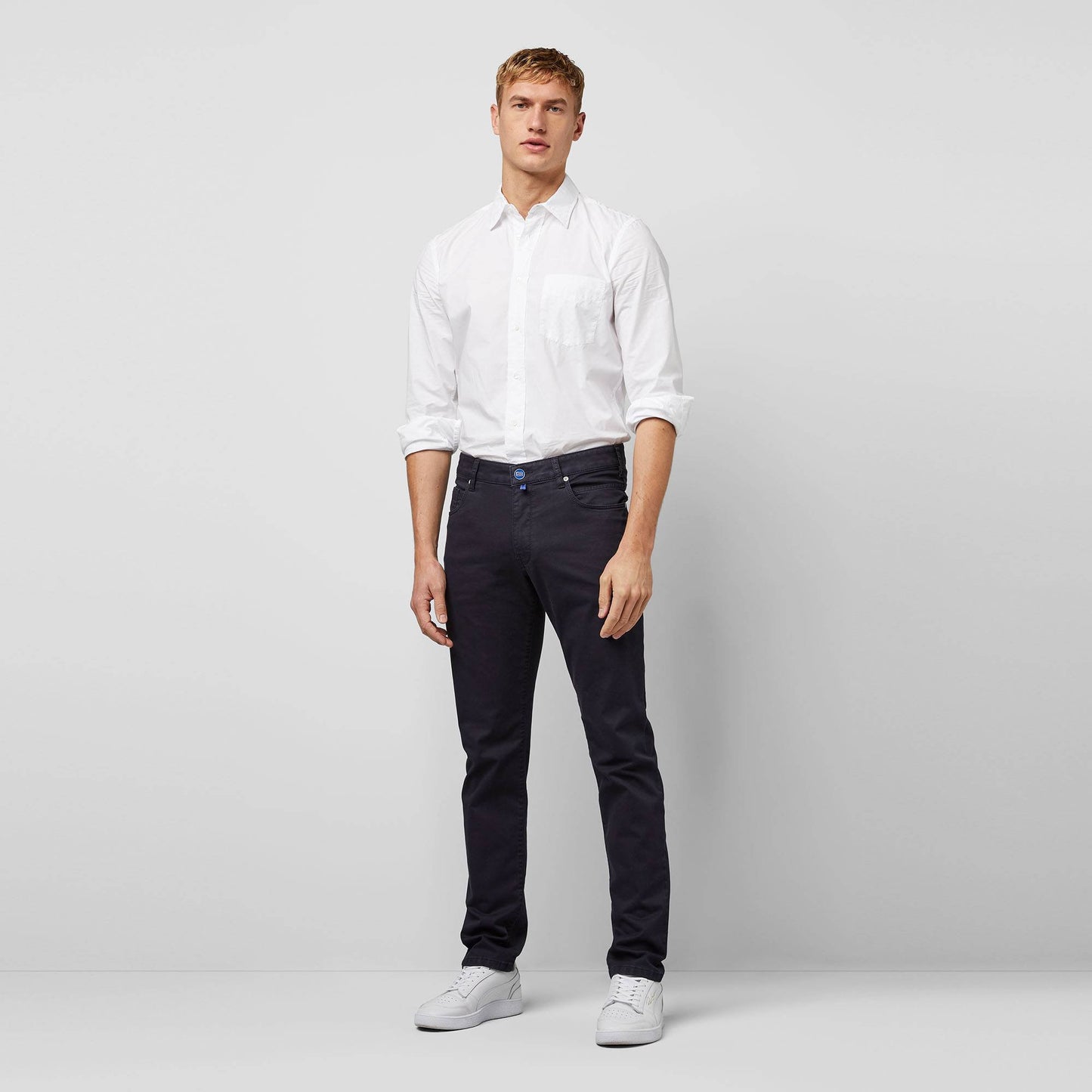 M5 Slim Modern Fit Stretch Jean