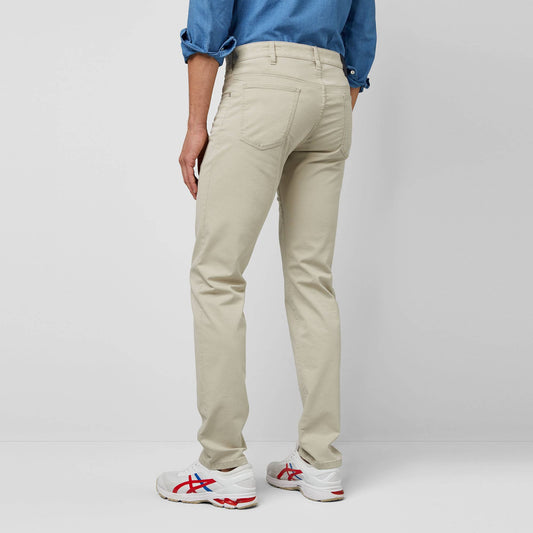 M5 Slim Modern Fit Stretch Jean