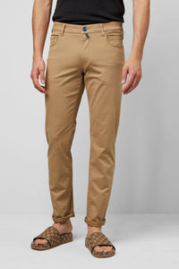 M5 Slim Modern Fit Stretch Jean