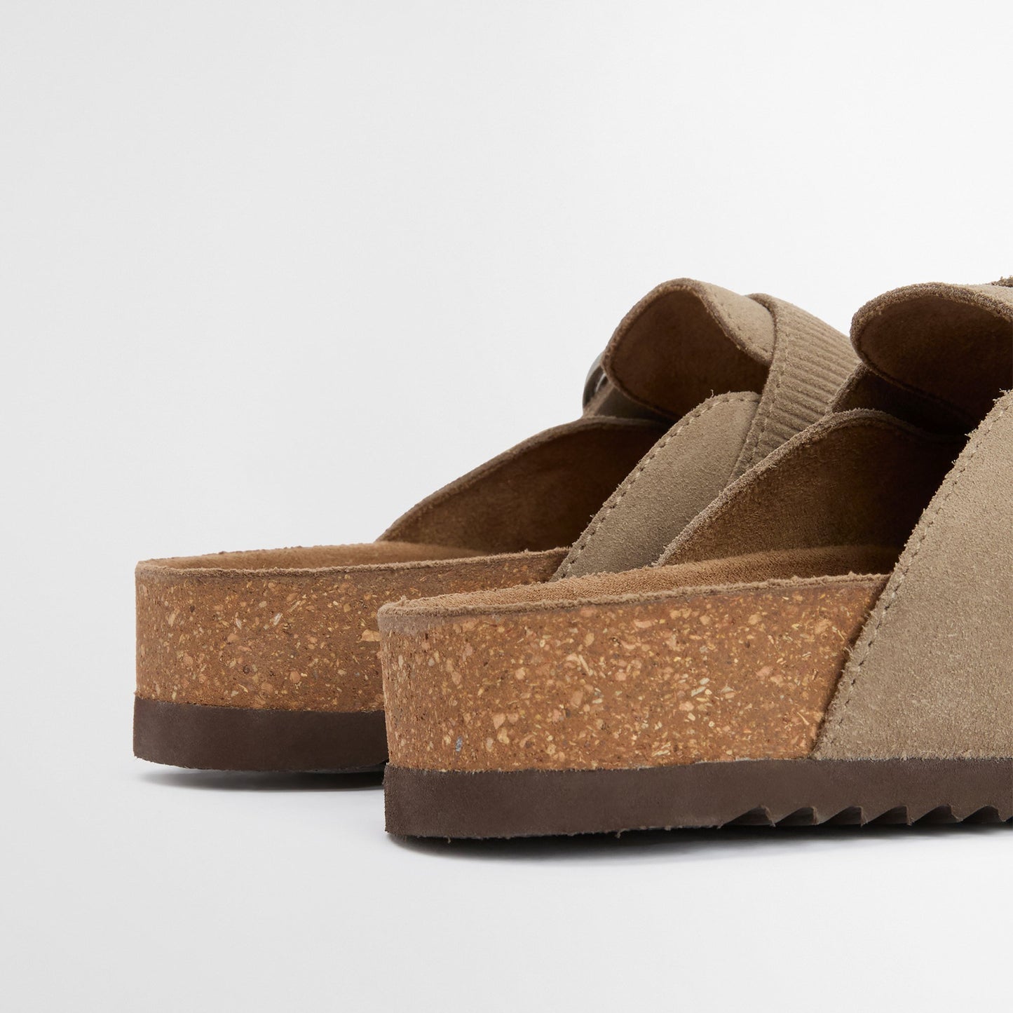 Kyra Closed Toe Sandal
